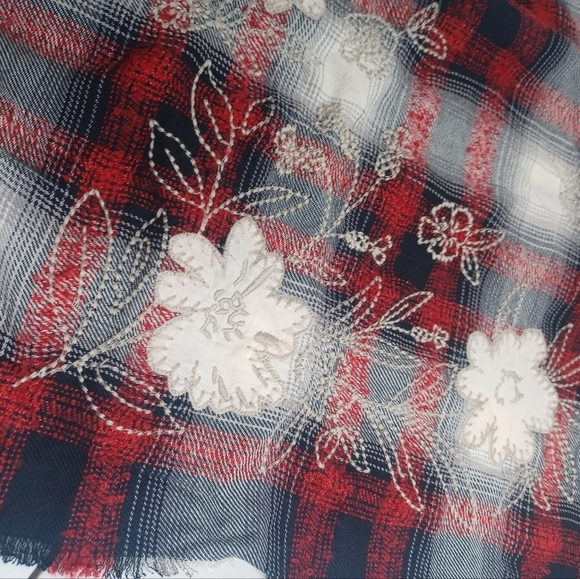 NWT J.Jill Scarlet Embroidered Plaid Boho Triangle Scarf Shawl Wrap - Picture 8 of 9